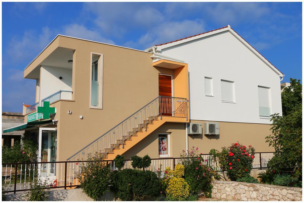 Apartments Ksenia Rogoznica  Exterior photo